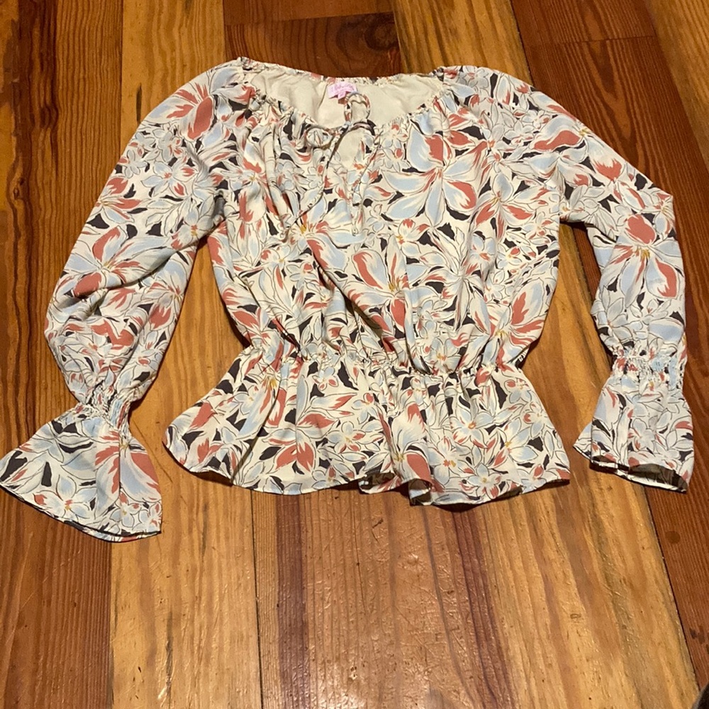 Pink Lily cream pink/ blue floral blouse Sz M